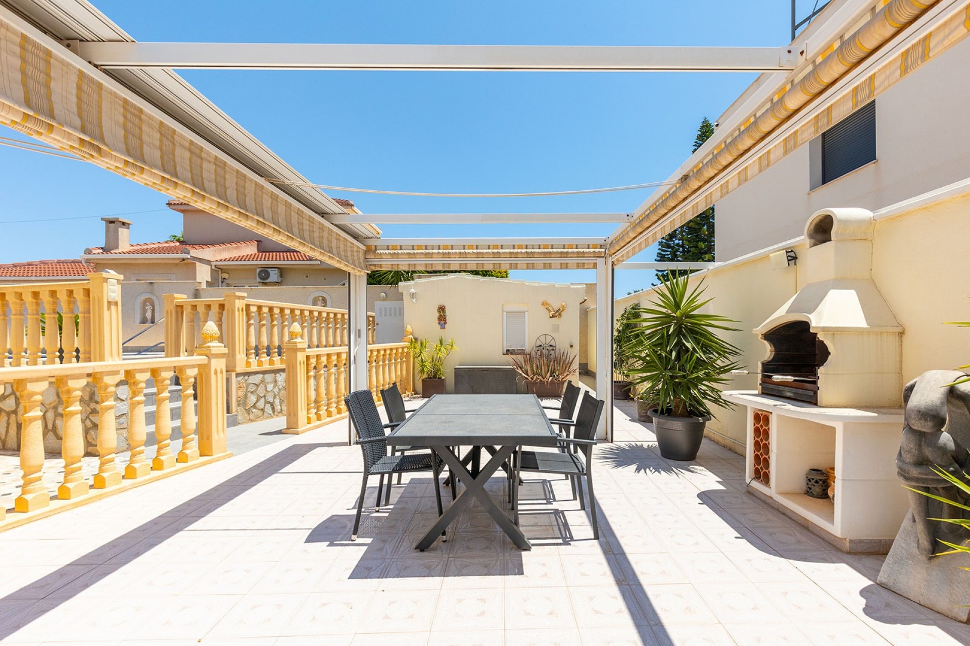 Exterior view in villa for sale in Ciudad Quesada