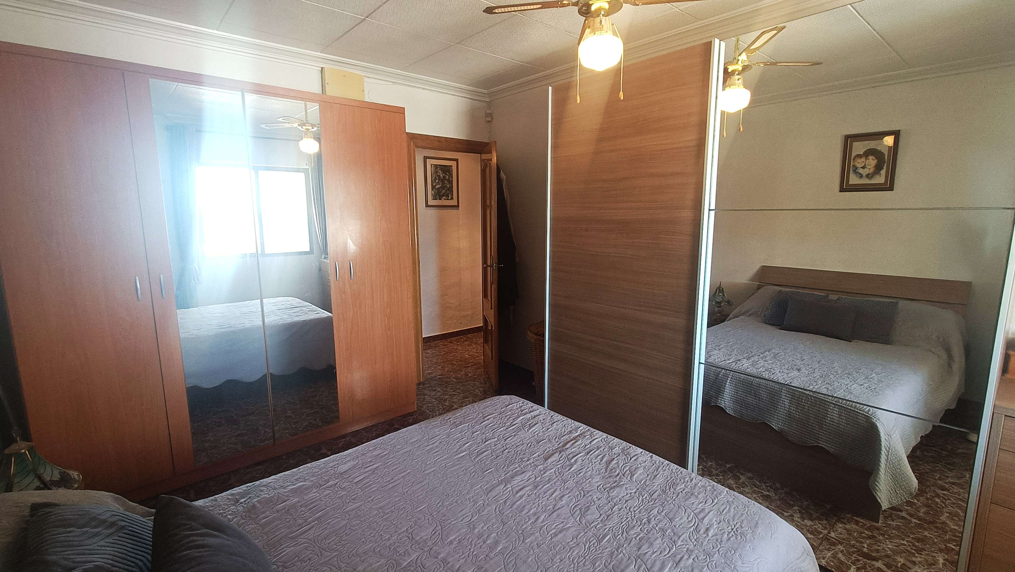 Bathroom in villa for sale in Crevillent