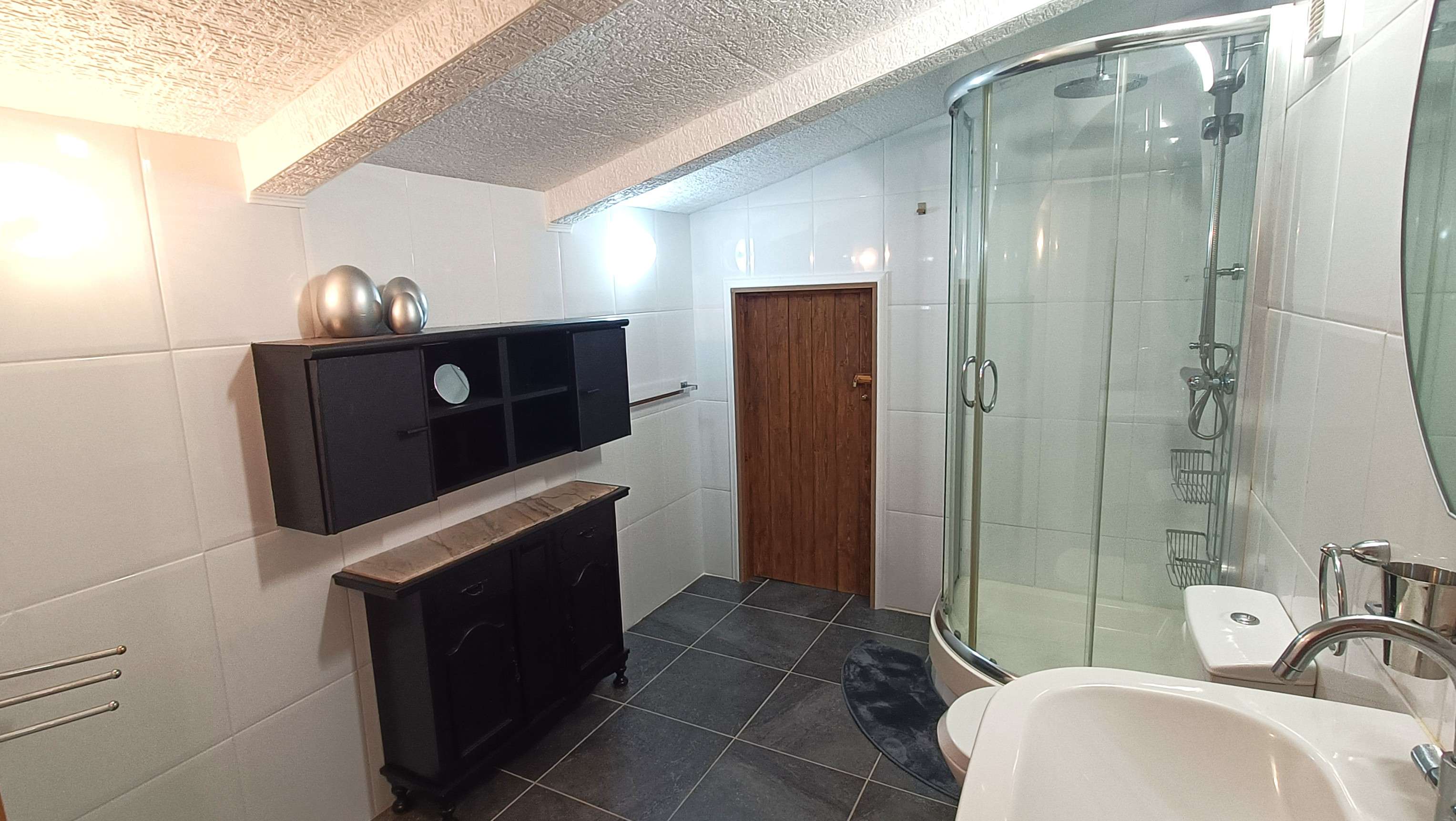 Bedroom in villa for sale in Crevillent