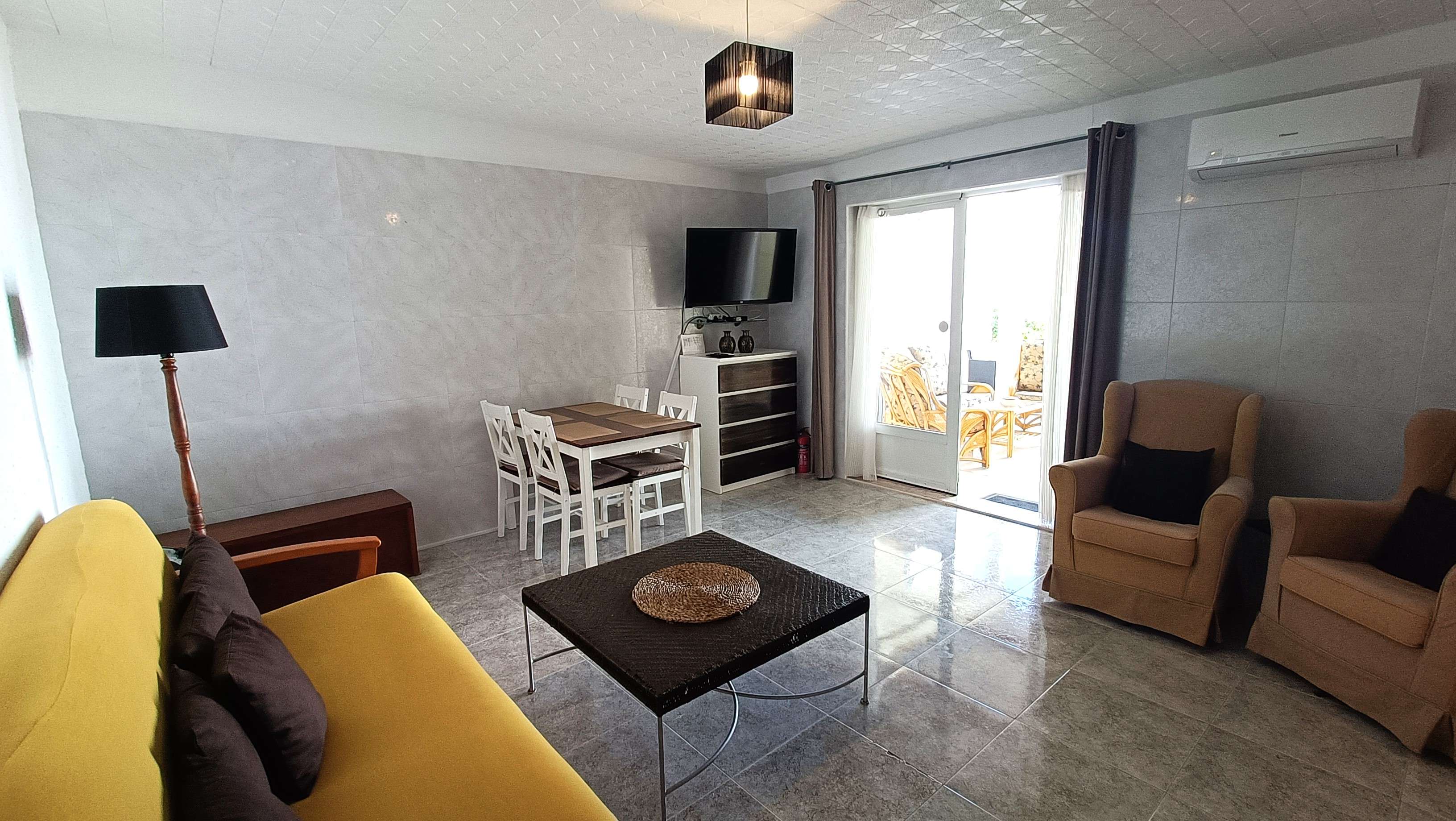 Living room in villa for sale in Crevillent