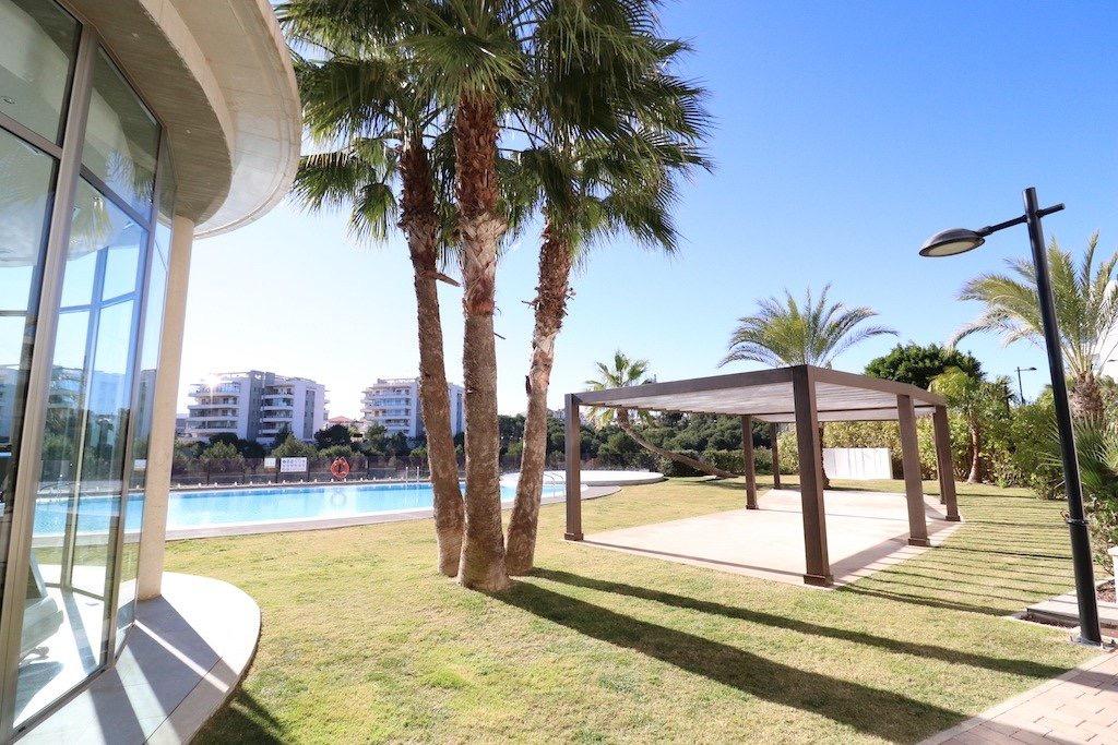Bathroom in apartment for sale in Orihuela Costa