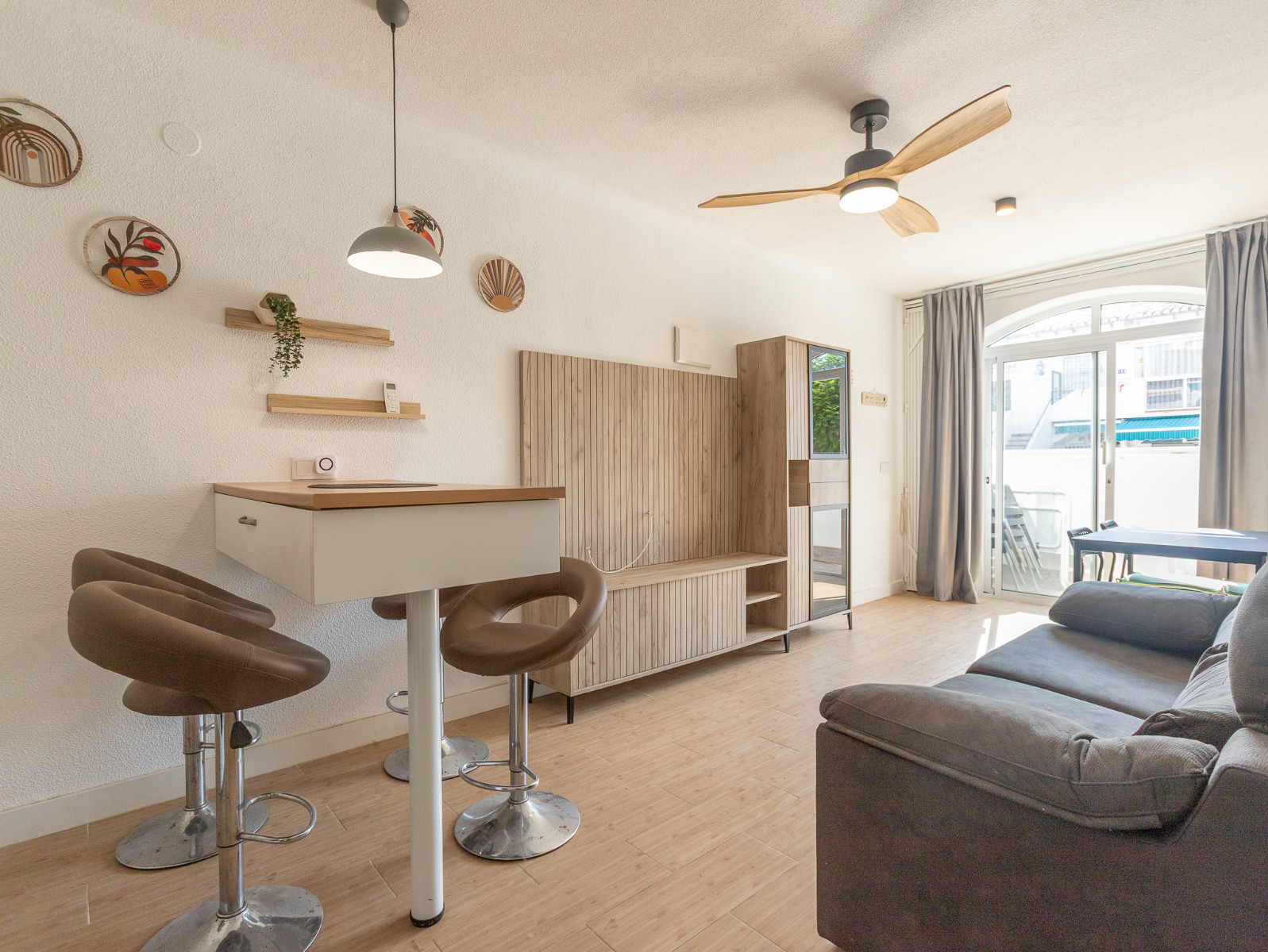 Pool area in bungalow for sale in Torrevieja