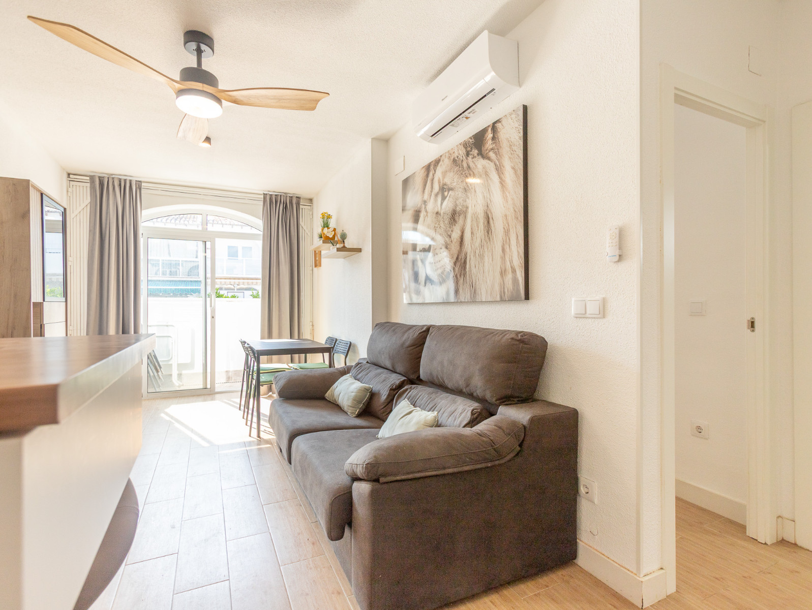 Dining area in bungalow for sale in Torrevieja