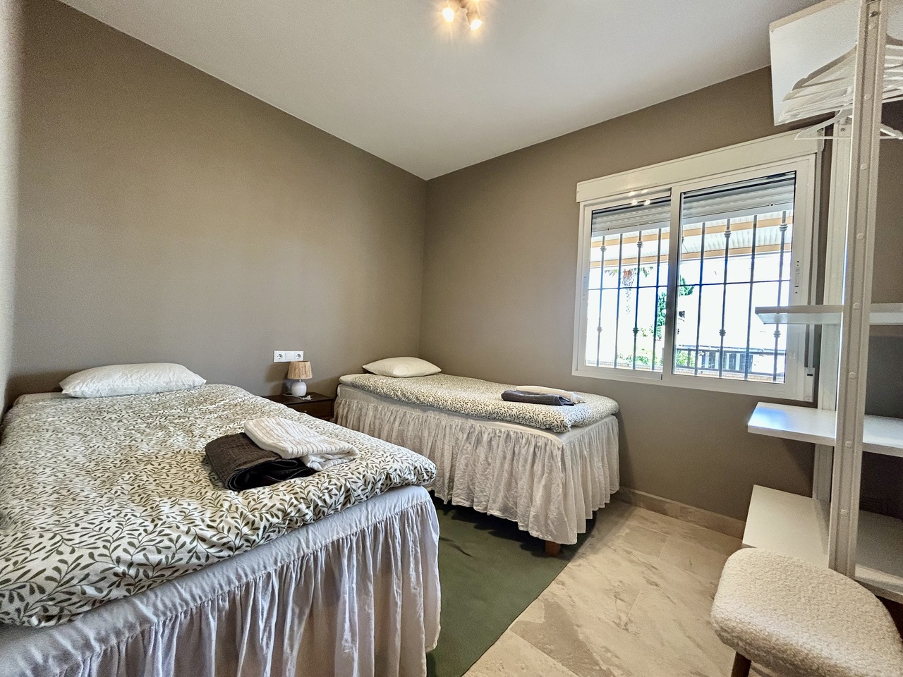 Bedroom in villa for sale in La Zenia