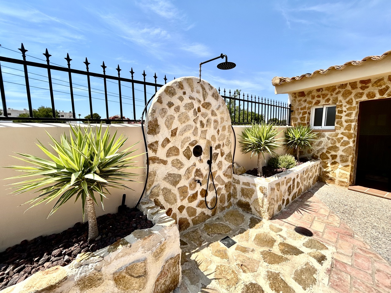 Exterior view in villa for sale in La Zenia