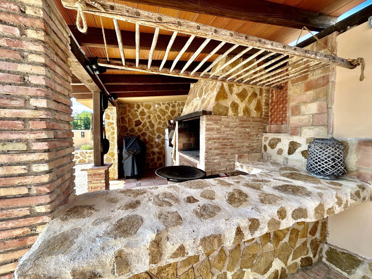 Terrace in villa for sale in La Zenia