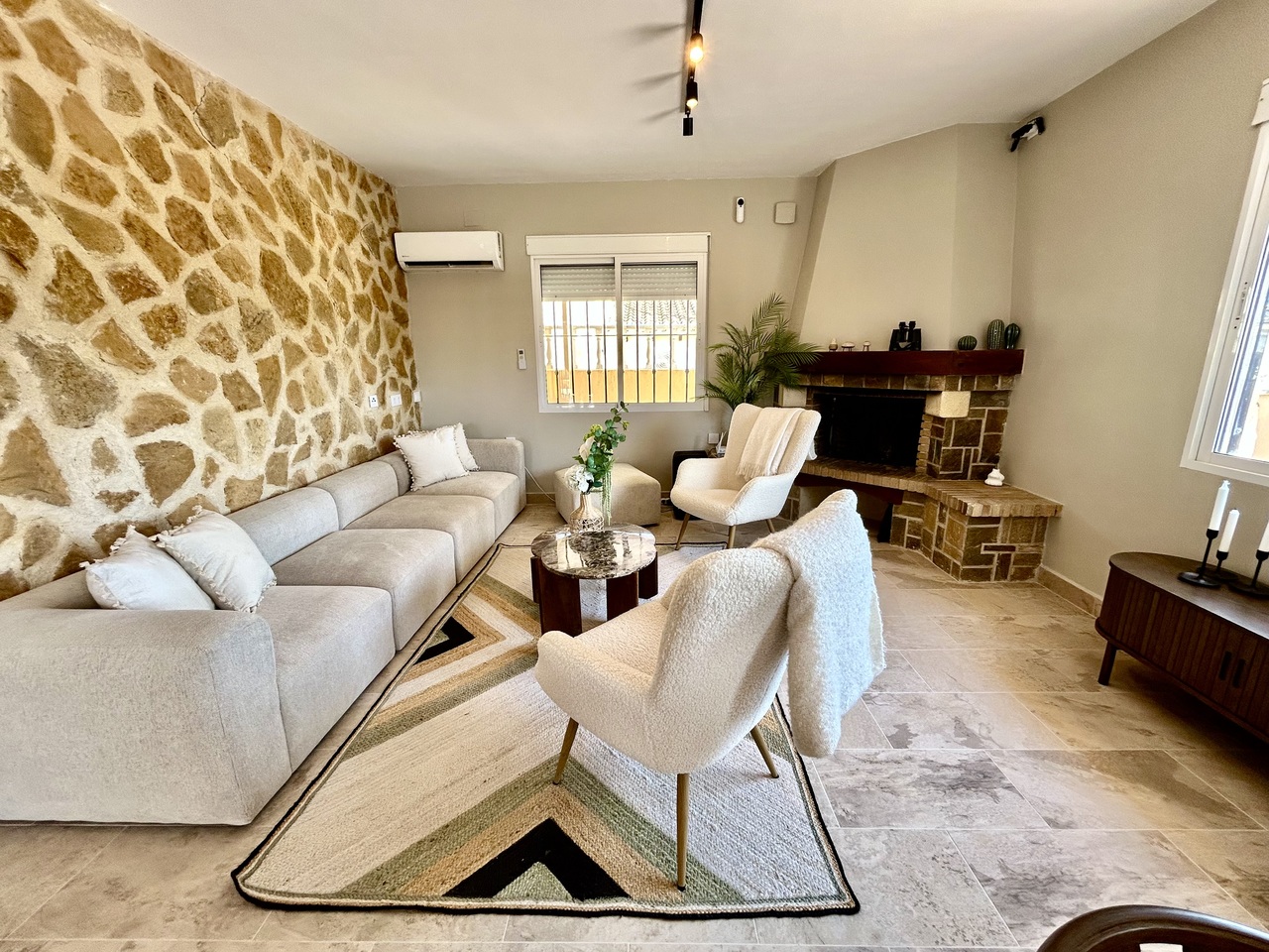 Garden in villa for sale in La Zenia