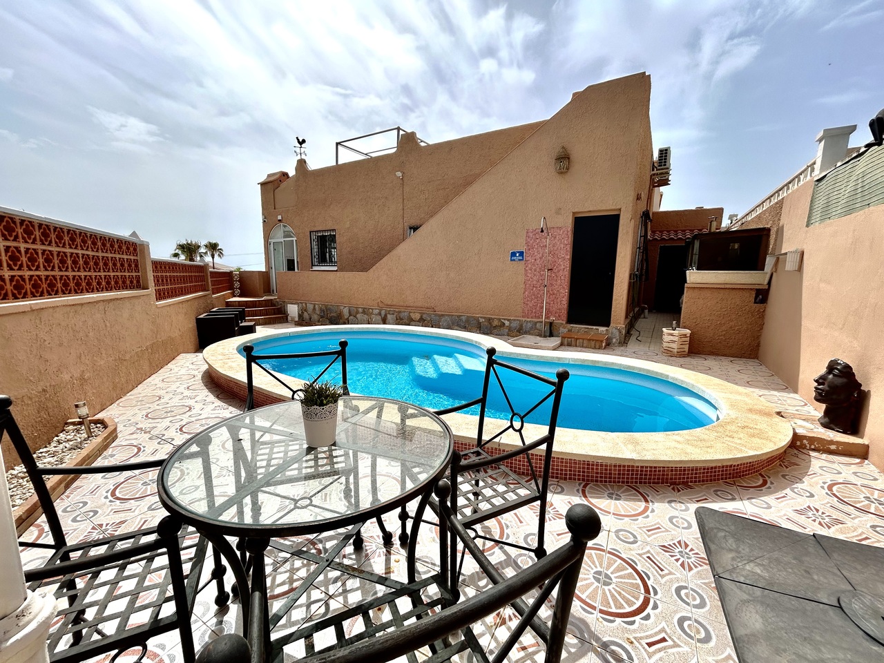 Garden in bungalow for sale in Villamartin