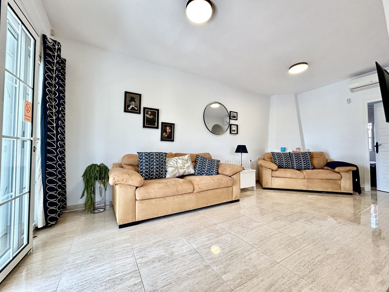 Charmantes Bungalow in Villamartín bei Alicante