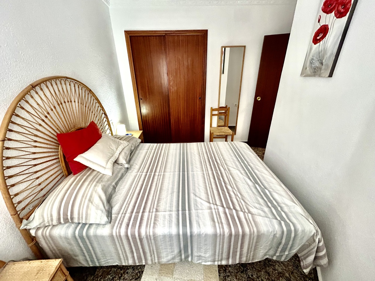 Master bedroom in apartment for sale in Punta Prima