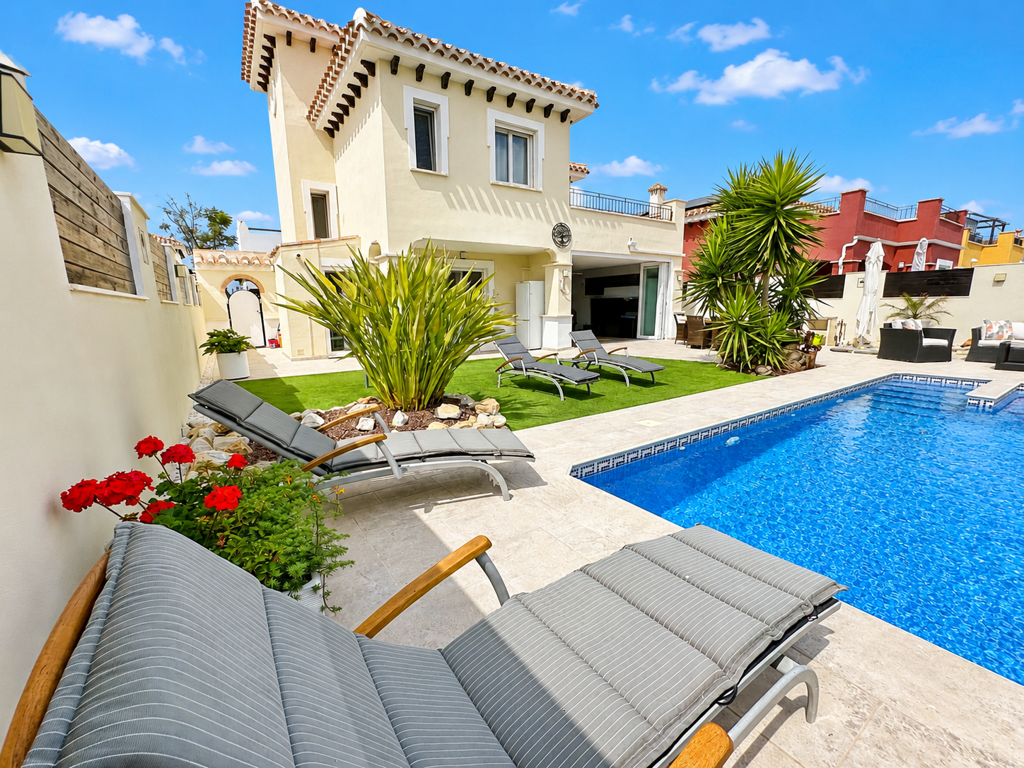 Exklusiv renovierte 3-Schlafzimmer-Villa mit großem Grundstück im Mar Menor Golf Resort