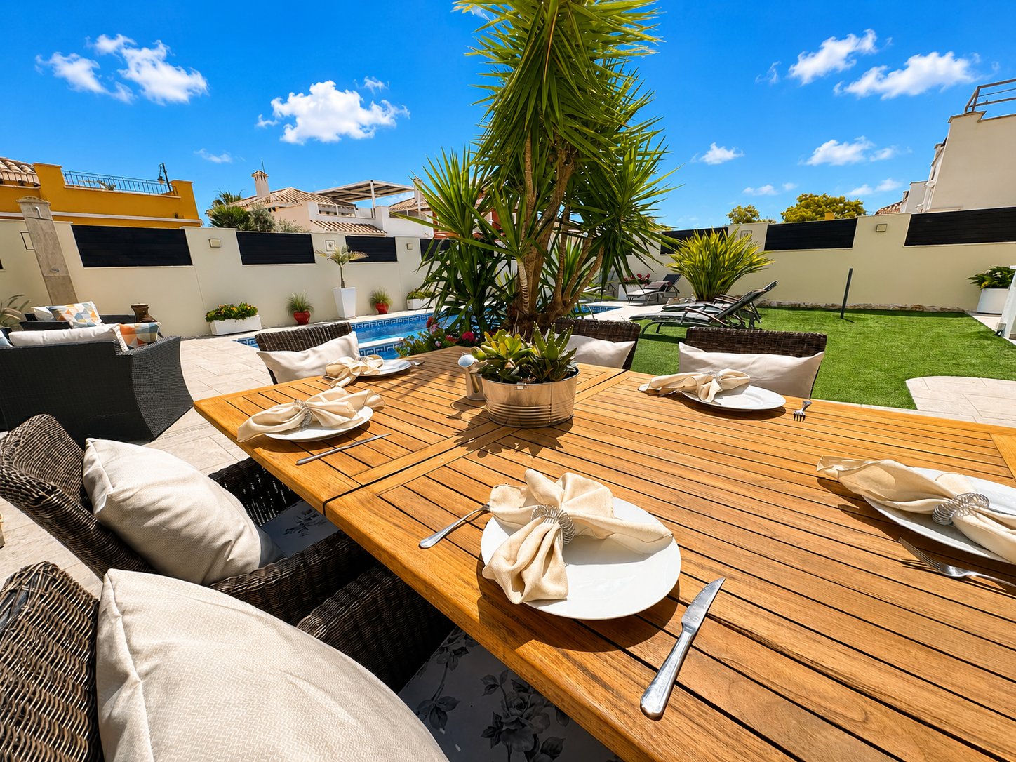 Bedroom in villa for sale in Mar Menor Golf Resort