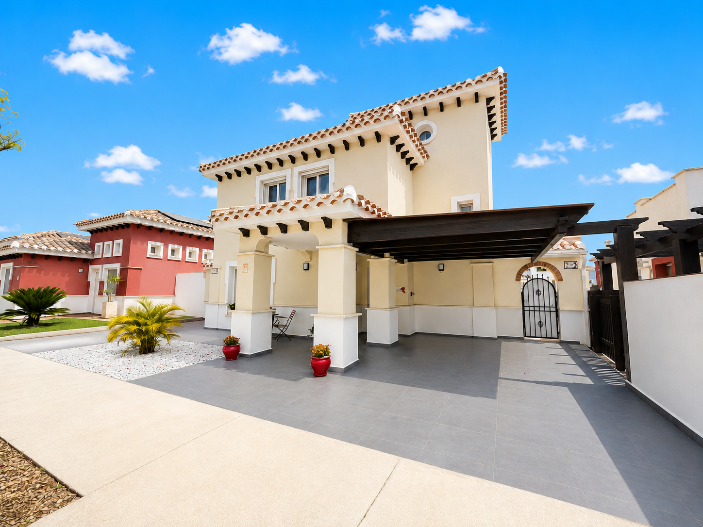 Exklusiv renovierte 3-Schlafzimmer-Villa mit großem Grundstück im Mar Menor Golf Resort