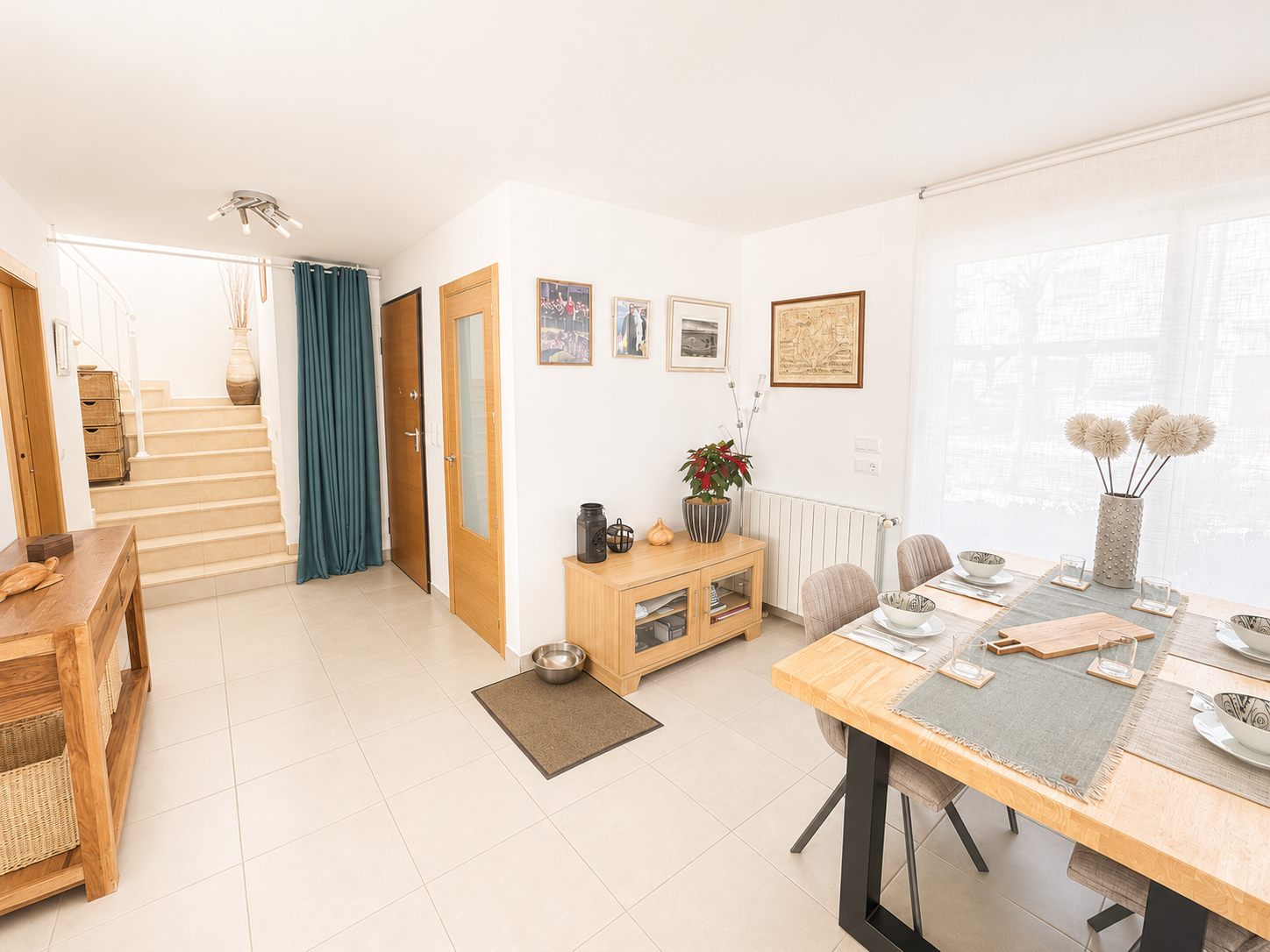 Dining area in villa for sale in Mar Menor Golf Resort