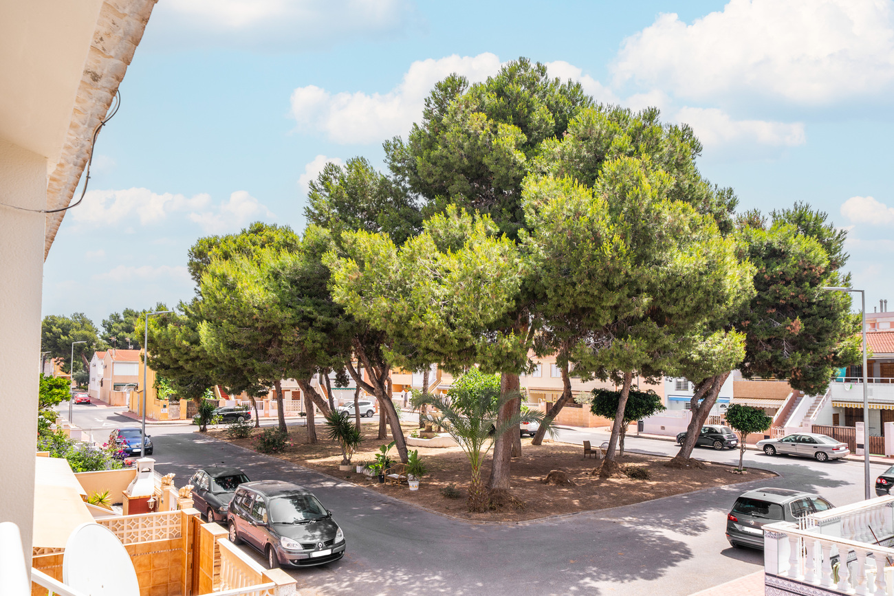 Bedroom in apartment for sale in Torrevieja