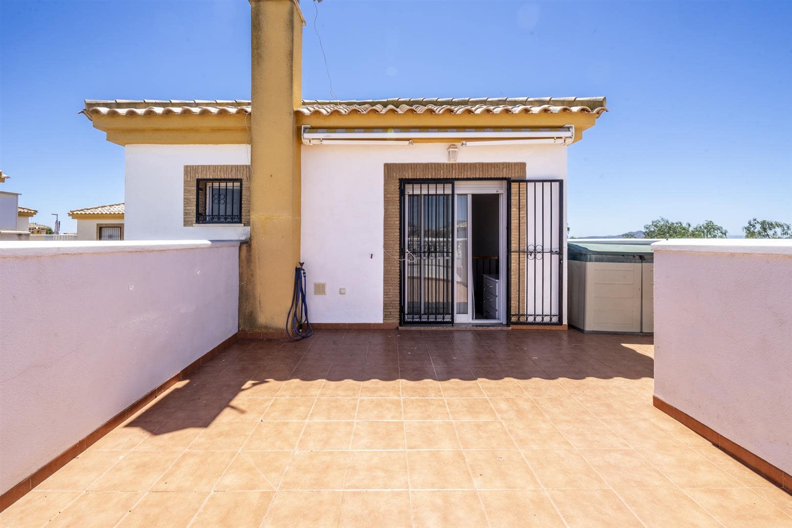 Master bedroom in villa for sale in Sucina