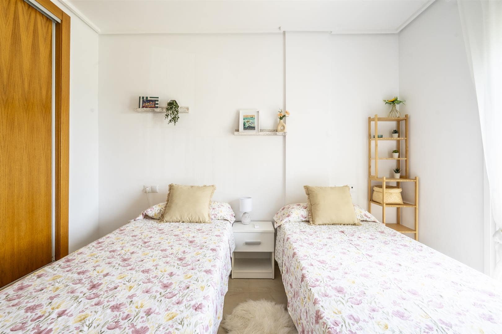 Master bedroom in apartment for sale in La Torre Golf Resort