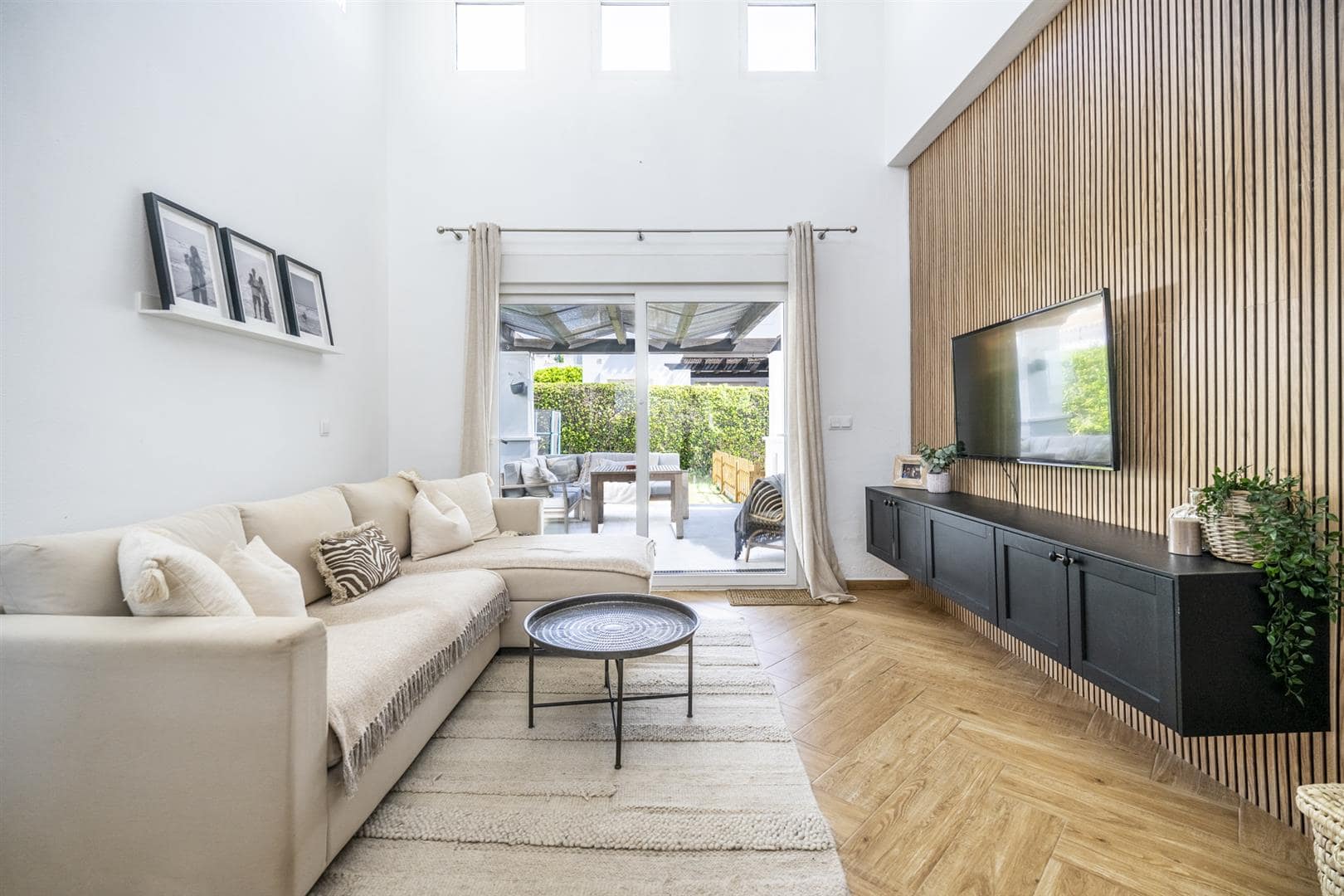 Living room in villa for sale in La Torre Golf Resort