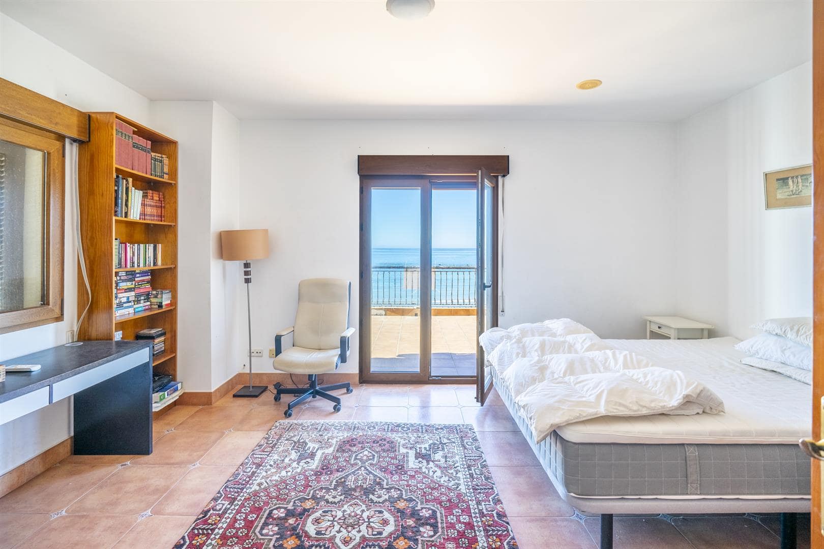 Master bedroom in villa for sale in Cabo de Palos