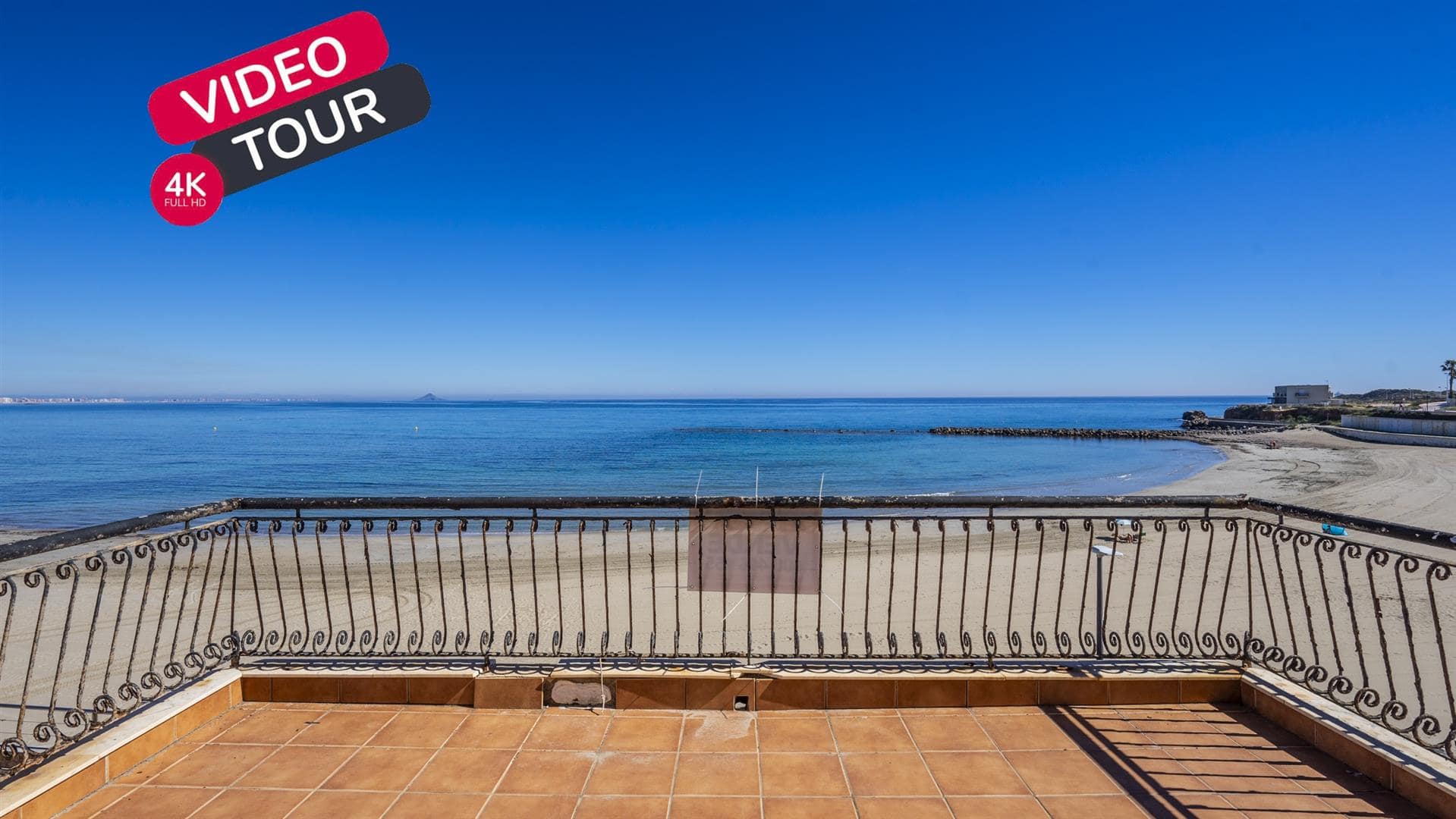 Garden in villa for sale in Cabo de Palos