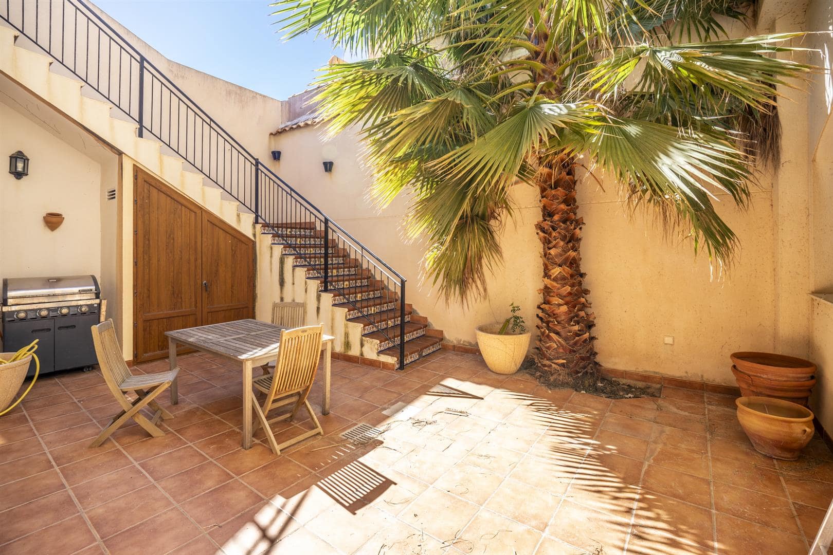 Garden in villa for sale in Cabo de Palos