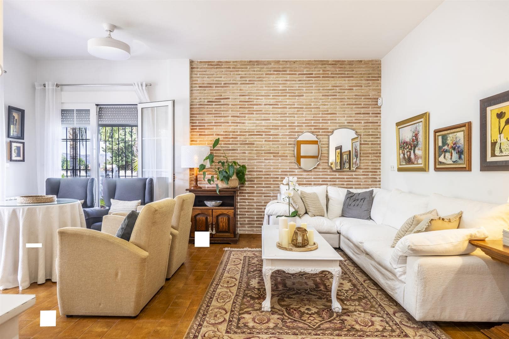 Living room in villa for sale in Beniel