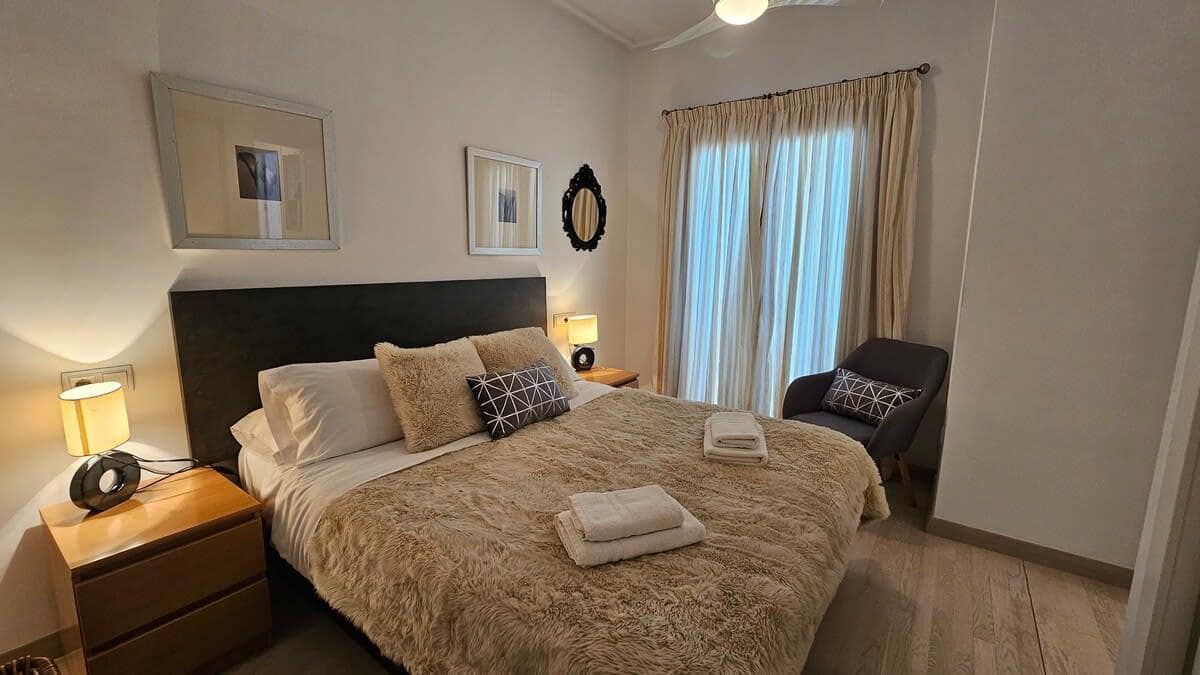 Exklusiver Erstgeschossapartment mit atemberaubenden Golf- und Poolblick