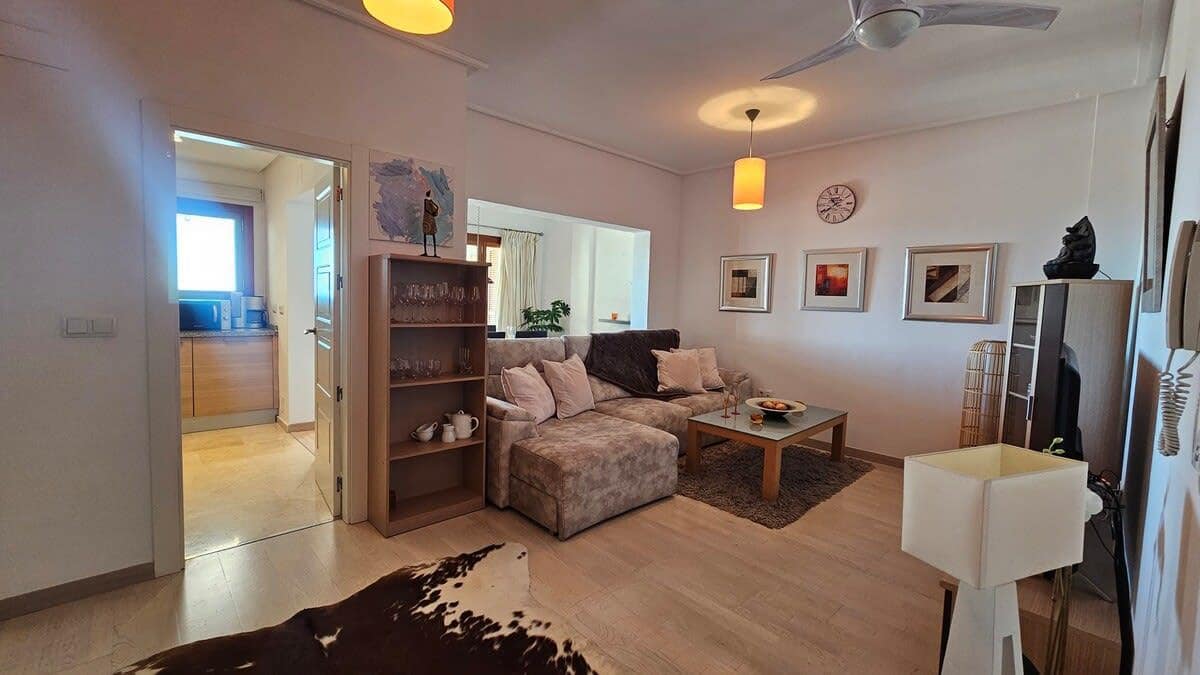 Exklusiver Erstgeschossapartment mit atemberaubenden Golf- und Poolblick