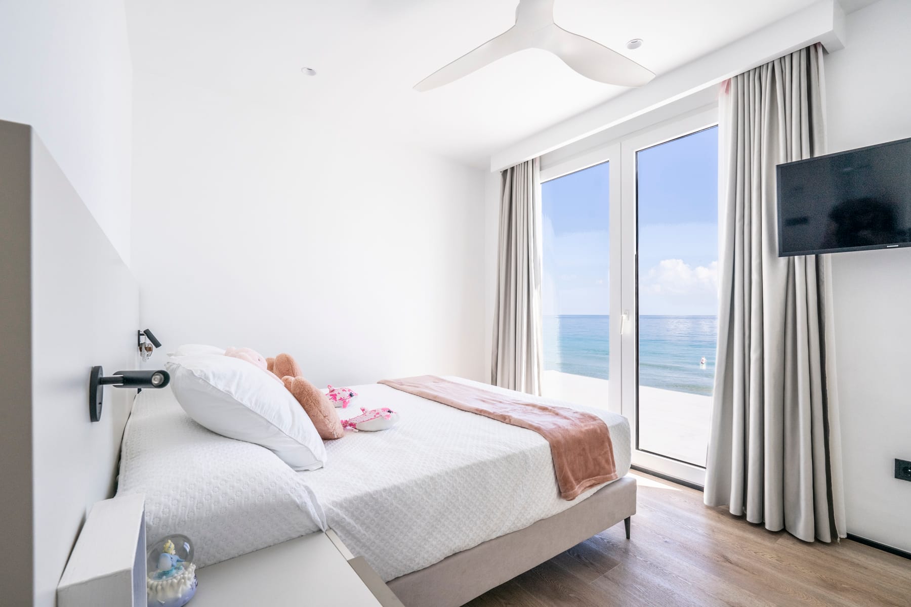 Living room in villa for sale in La Manga del Mar Menor
