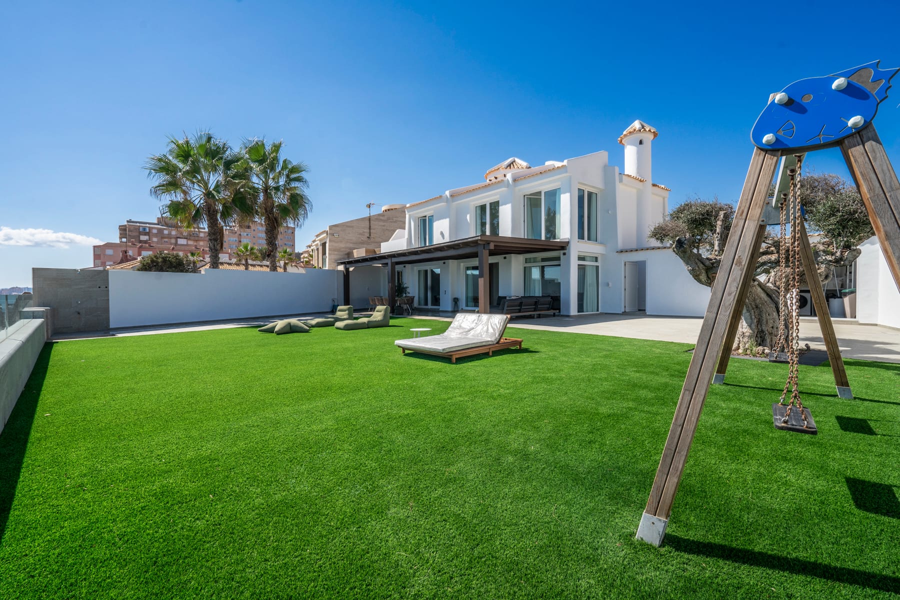 Living room in villa for sale in La Manga del Mar Menor