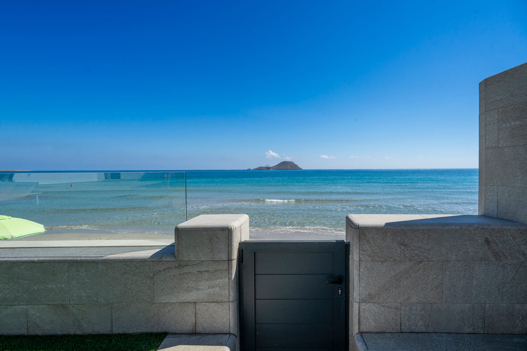 Master bedroom in villa for sale in La Manga del Mar Menor