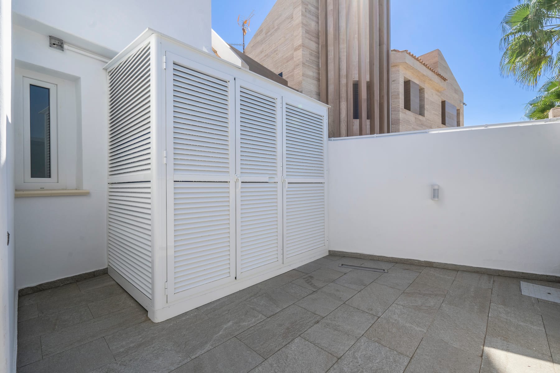 Pool area in villa for sale in La Manga del Mar Menor