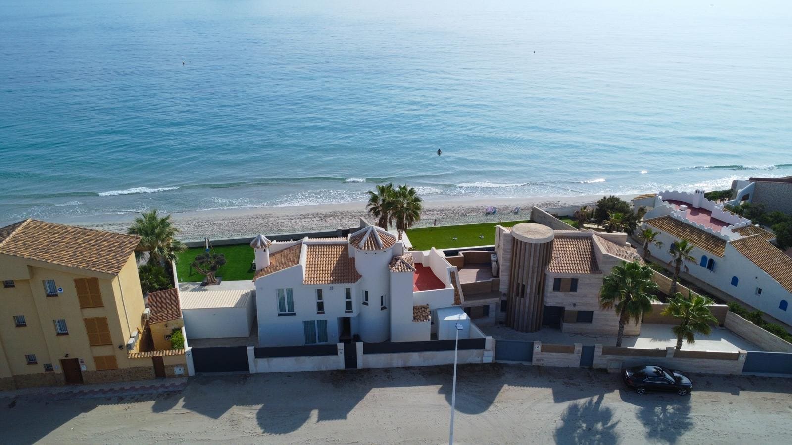 Spektakulární beachfront vila na prestižním pološe La Manga