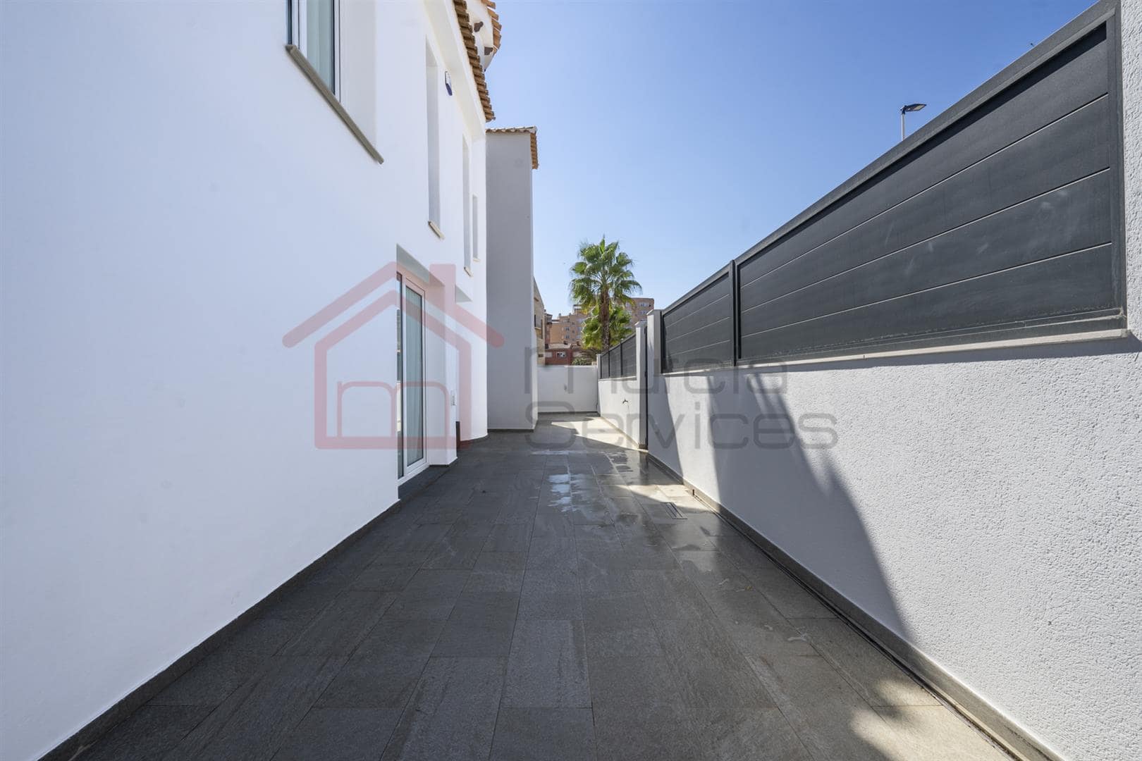 Spektakulární beachfront vila na prestižním pološe La Manga
