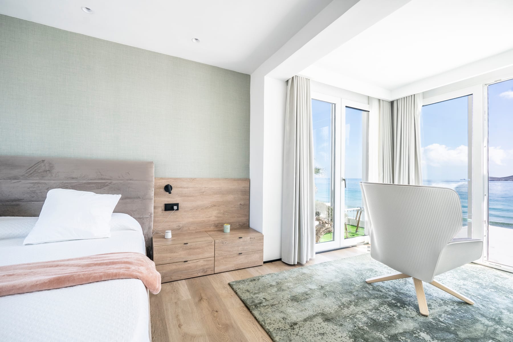 Bedroom in villa for sale in La Manga del Mar Menor