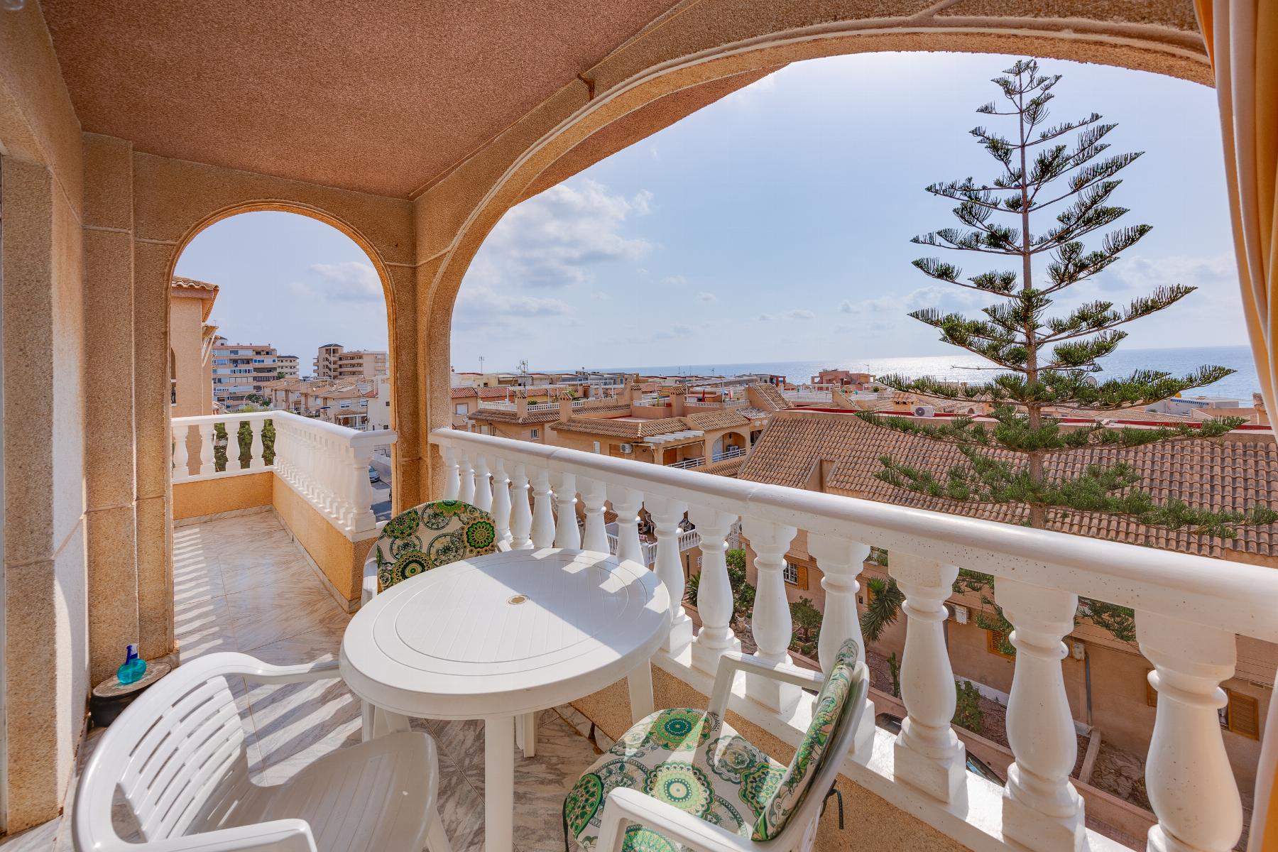 Living room in apartment for sale in Torrevieja