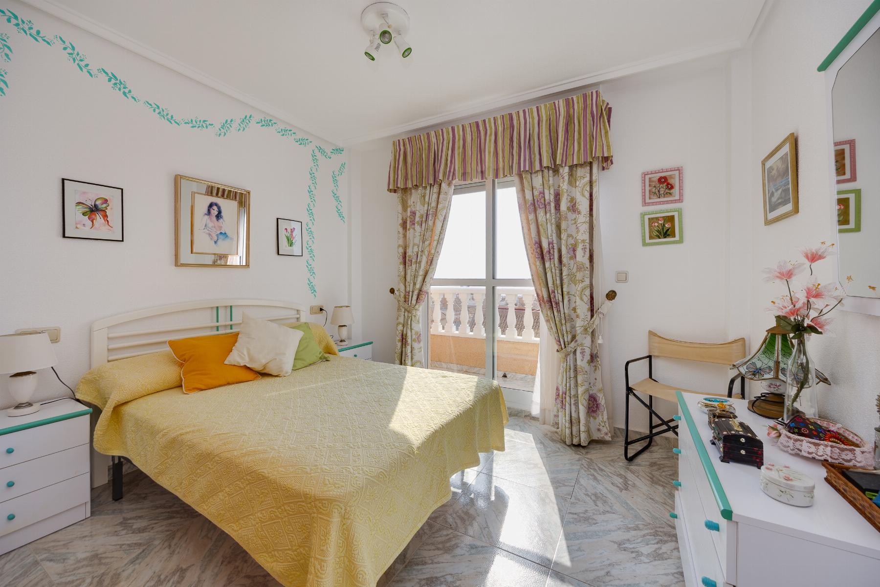 Living room in apartment for sale in Torrevieja