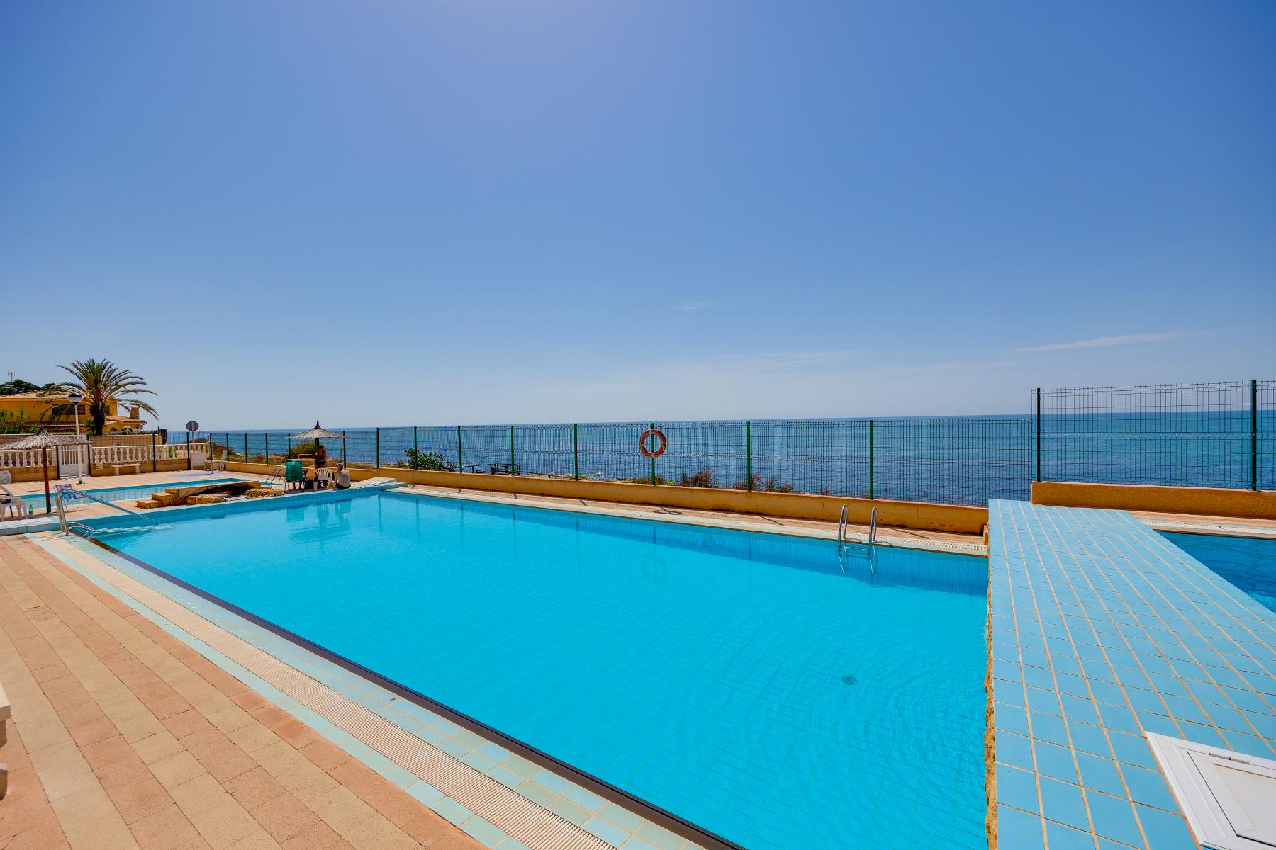 Garden in apartment for sale in Torrevieja