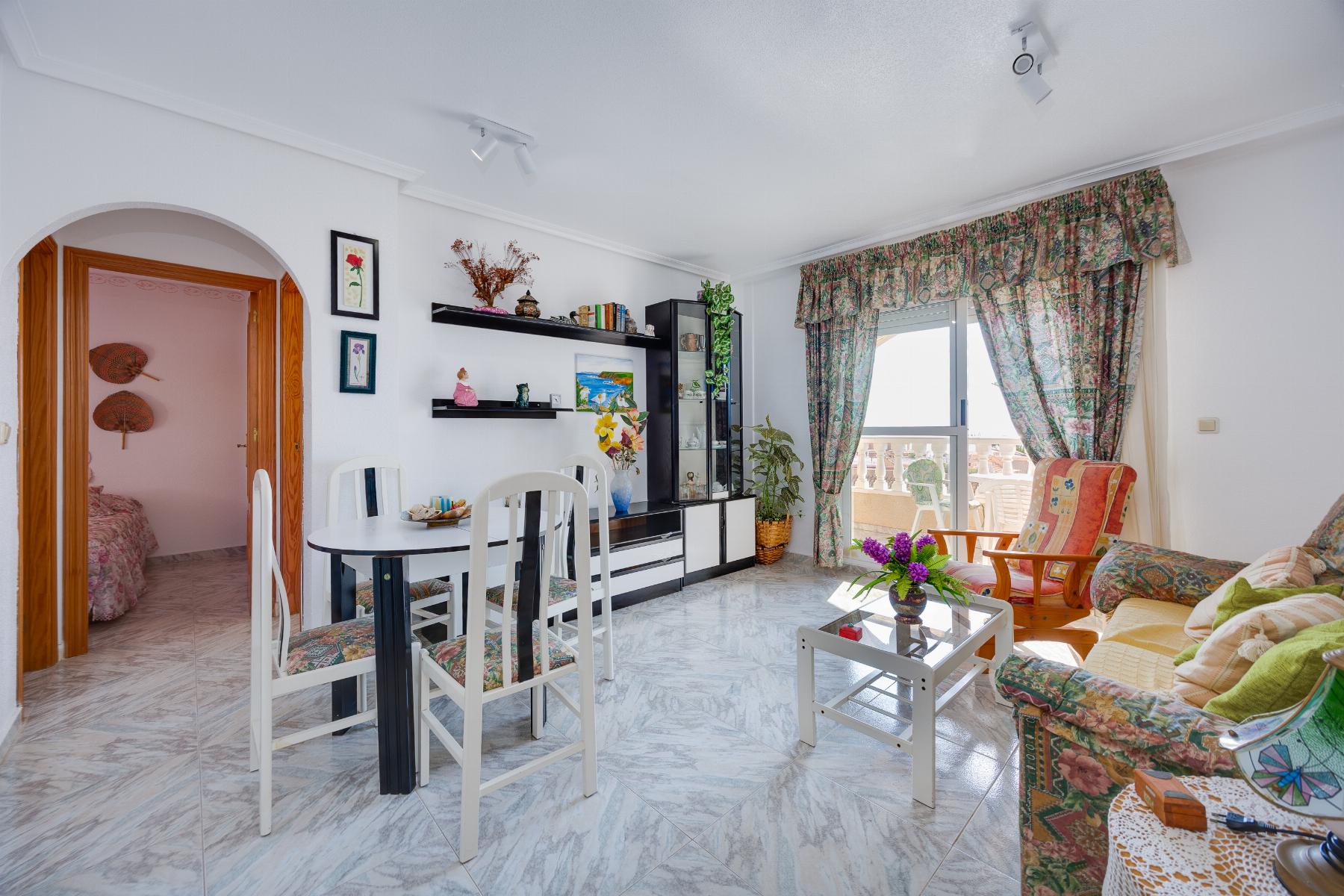Terrace in apartment for sale in Torrevieja