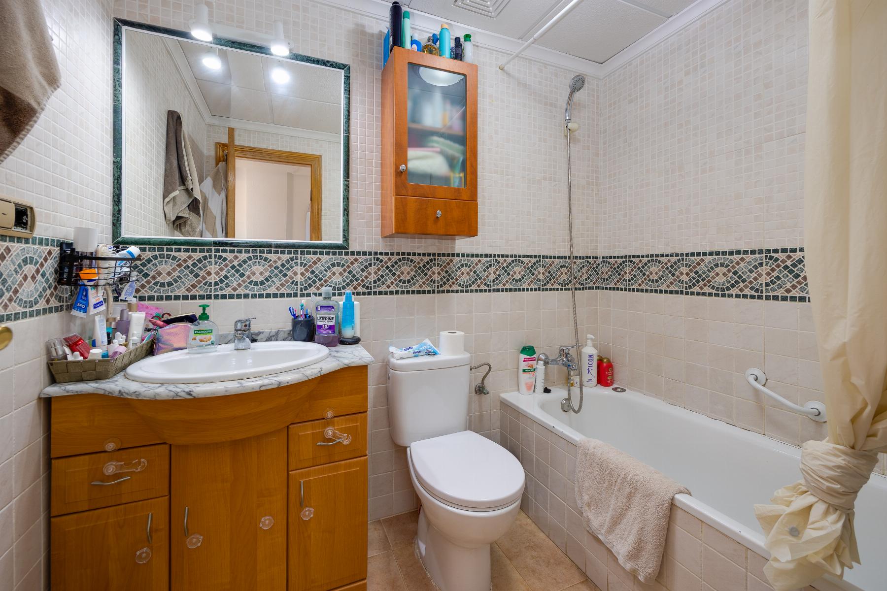 Bathroom in villa for sale in San Fulgencio
