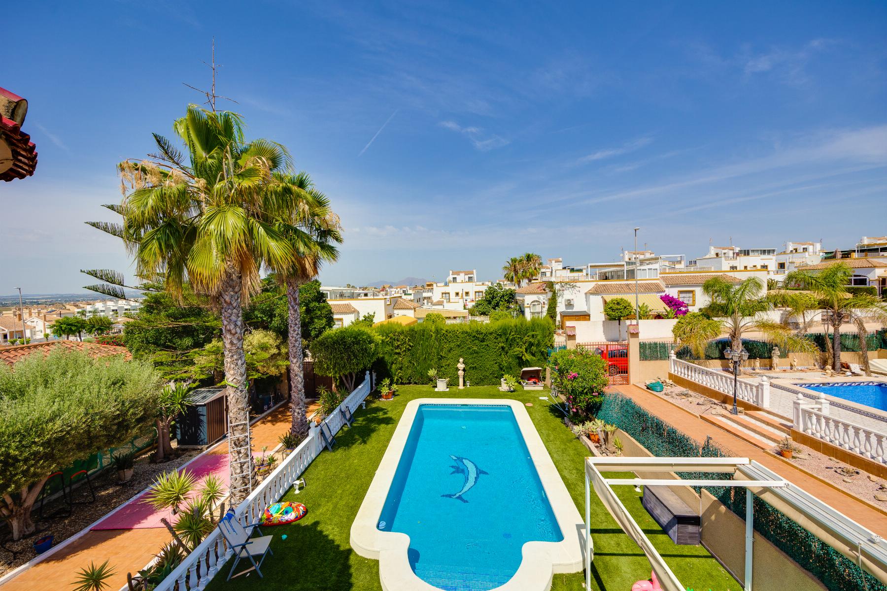 Master bedroom in villa for sale in San Fulgencio