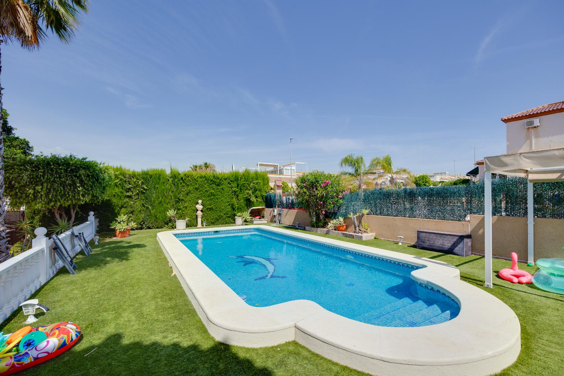 Bathroom in villa for sale in San Fulgencio
