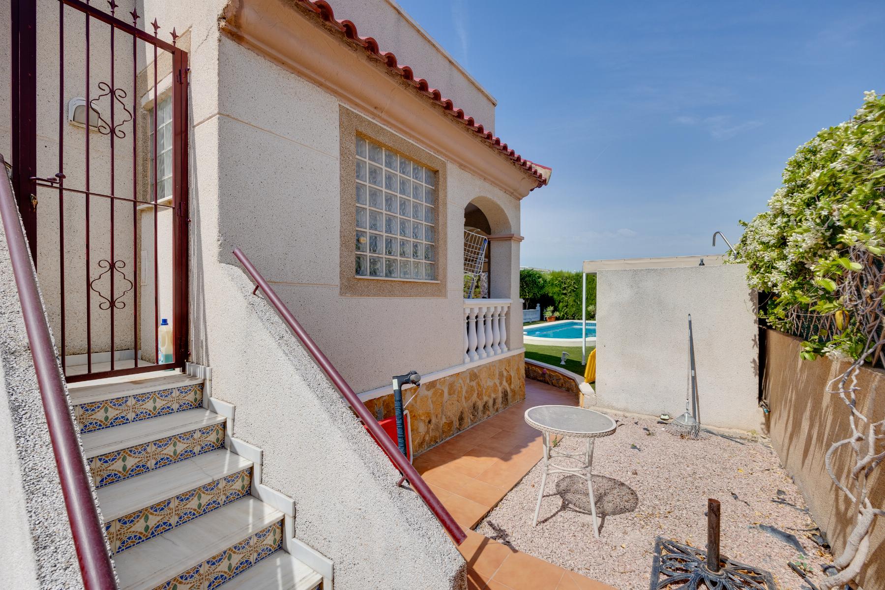 Dining area in villa for sale in San Fulgencio