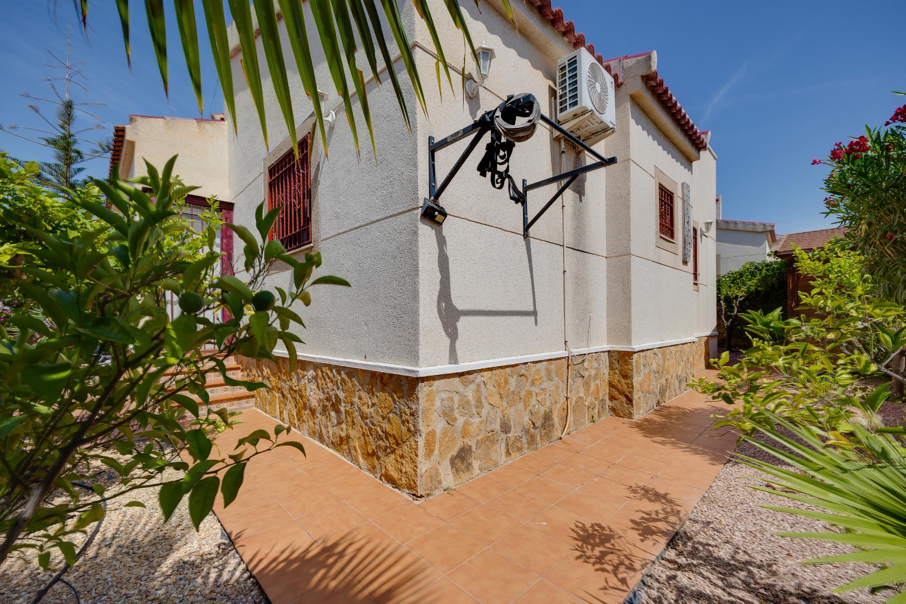 Exterior view in villa for sale in San Fulgencio