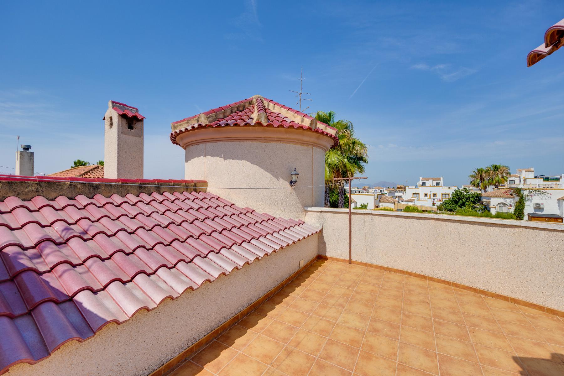 Master bedroom in villa for sale in San Fulgencio