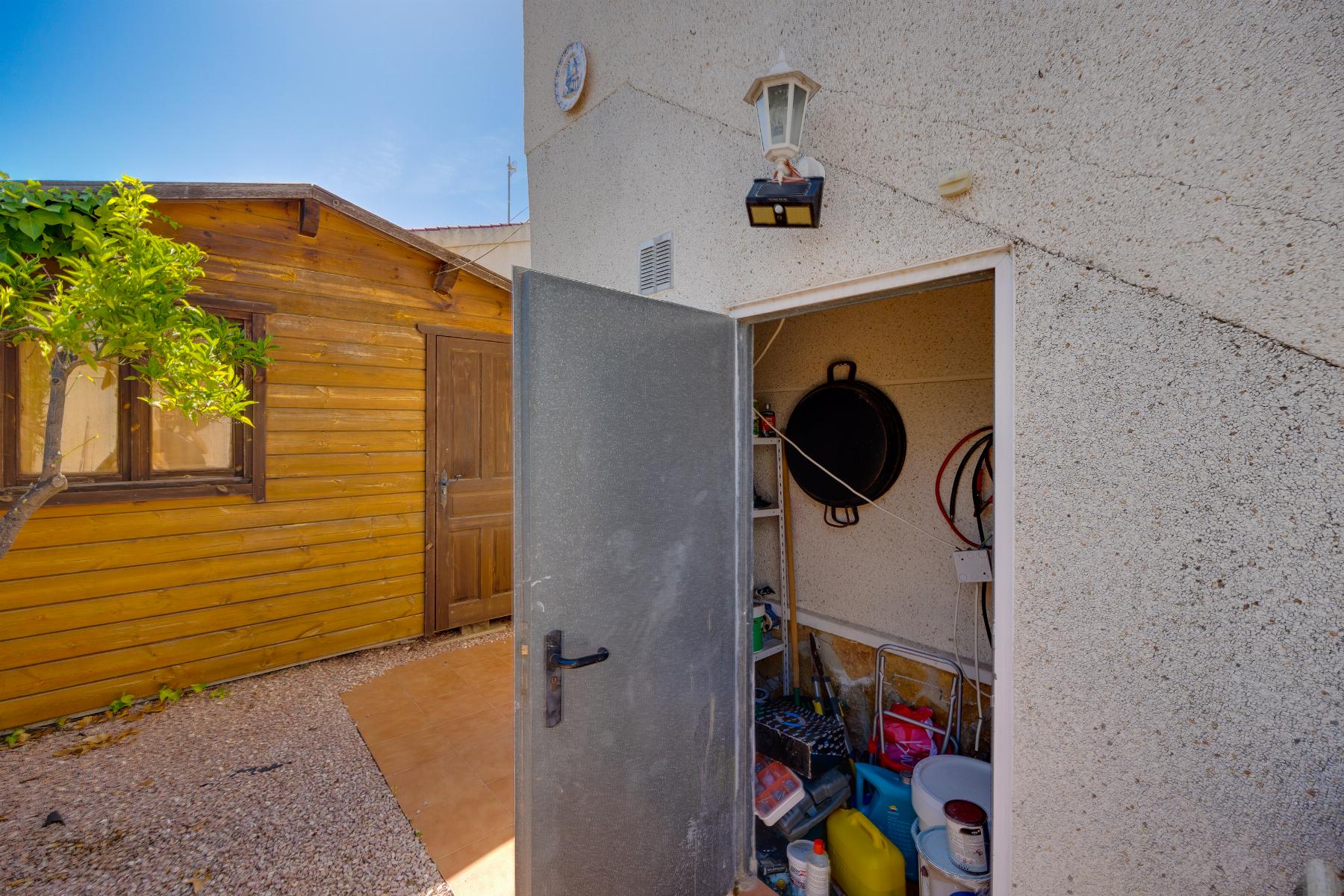 Terrace in villa for sale in San Fulgencio