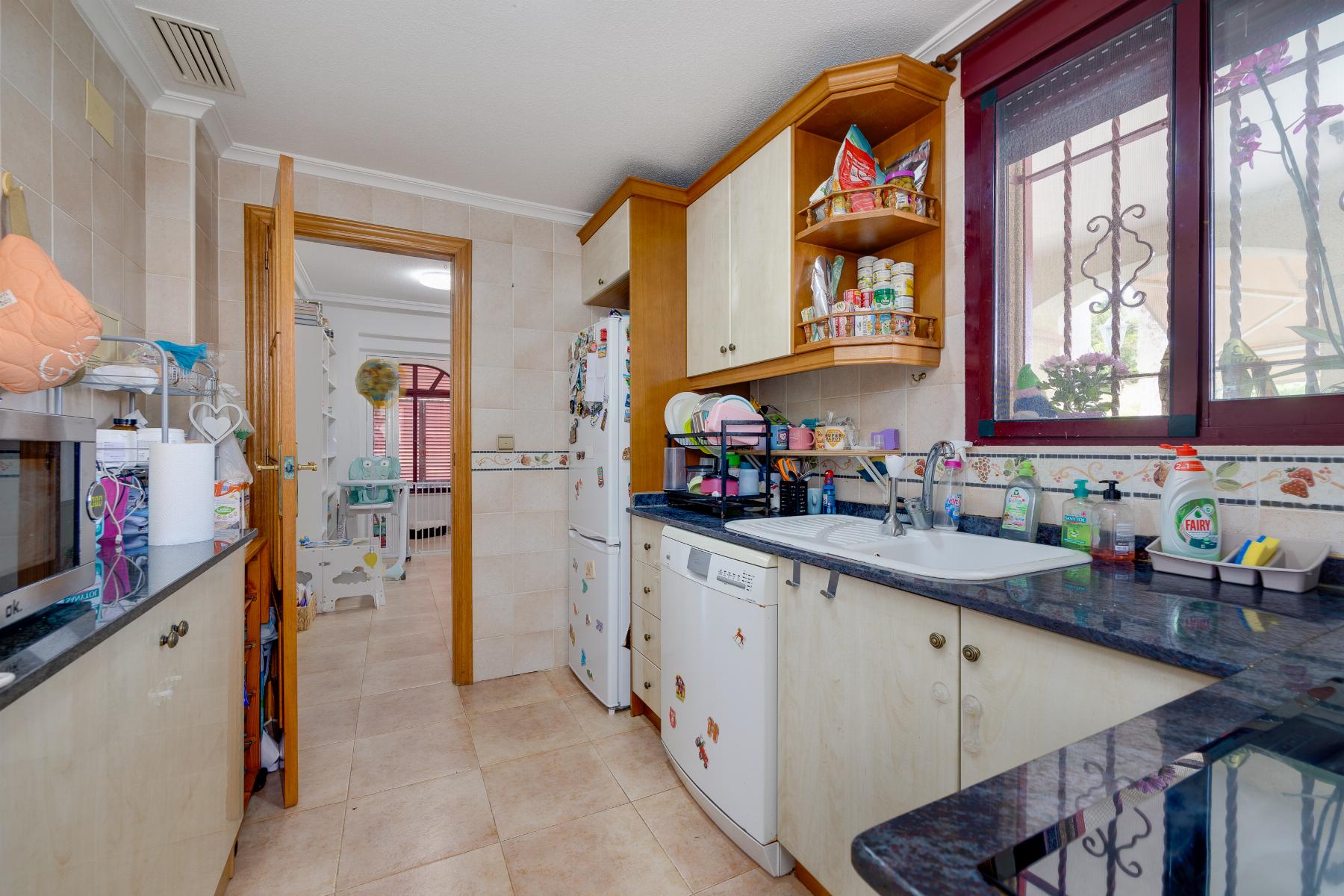 Bedroom in villa for sale in San Fulgencio