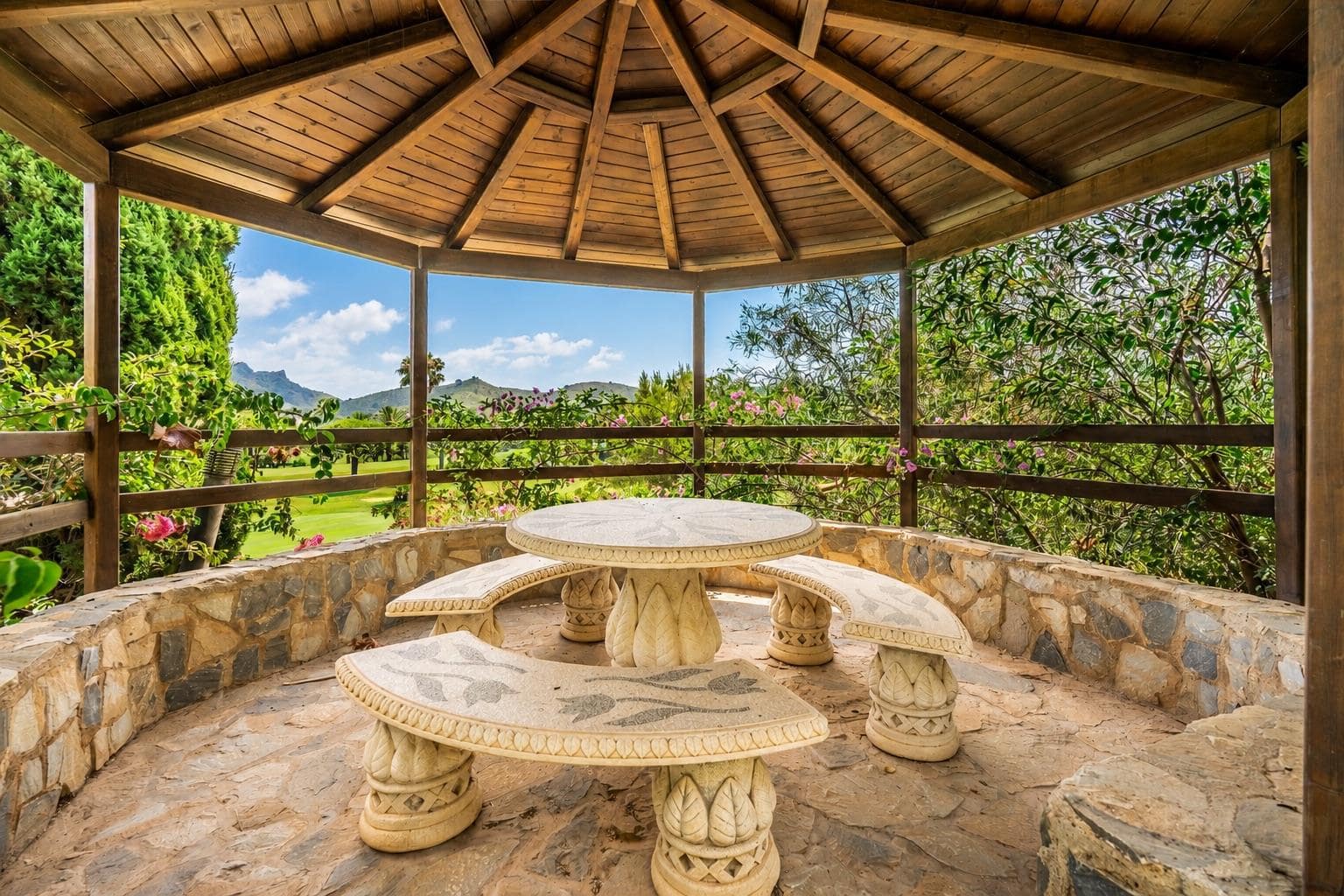 Terrace in villa for sale in La Manga Club Resort
