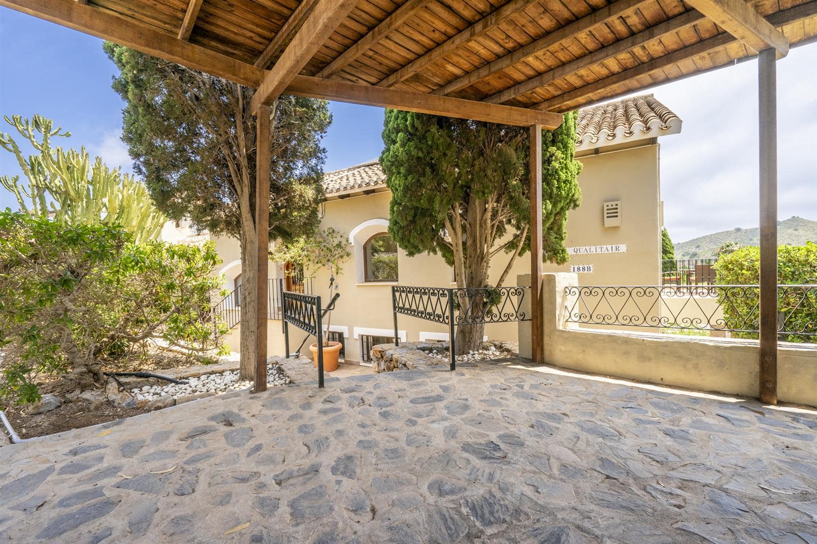Master bedroom in villa for sale in La Manga Club Resort
