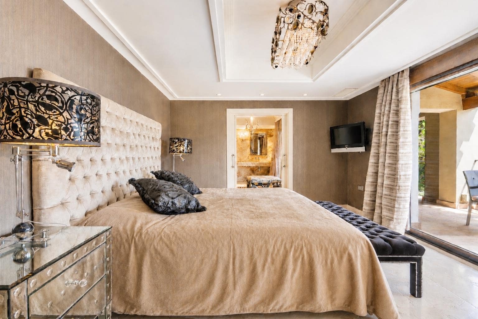 Bedroom in villa for sale in La Manga Club Resort